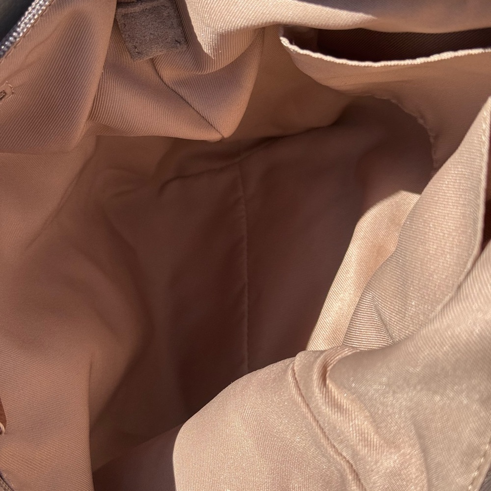 Sak Hobo bag with a slouchy silhouette soft suede in mushroom color - Picture 13 of 16